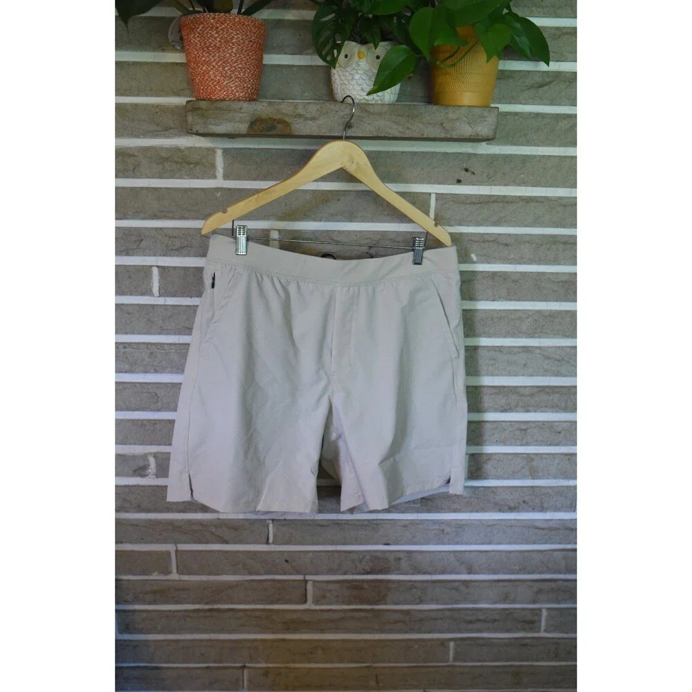 Public Rec Flex Shorts 36 navy beige pockets lined athletic workout Athleisure